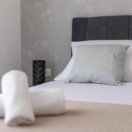 Sisters - Free Parking Apartment