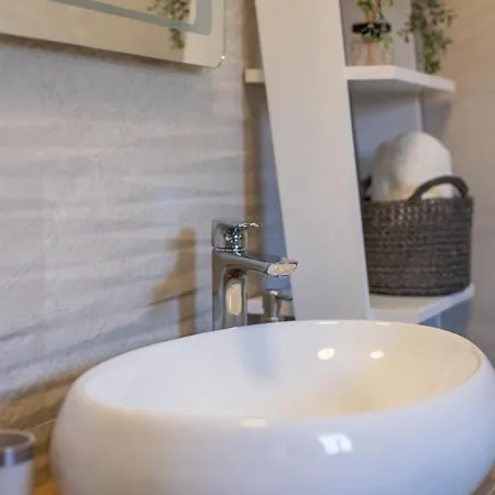 Sisters - Free Parking * Trogir