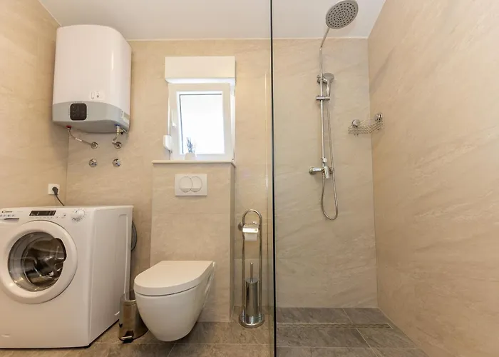 Sisters - Free Parking شقة