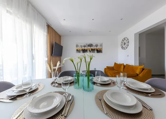 Sisters - Free Parking شقة تروغير