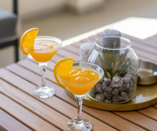 Sisters - Free Parking تروغير