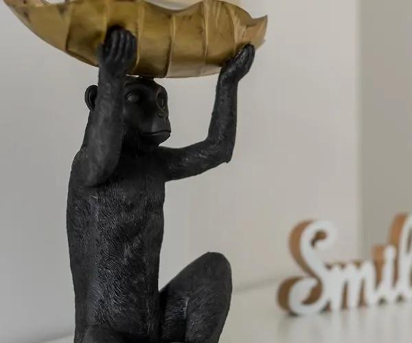 Sisters - Free Parking تروغير