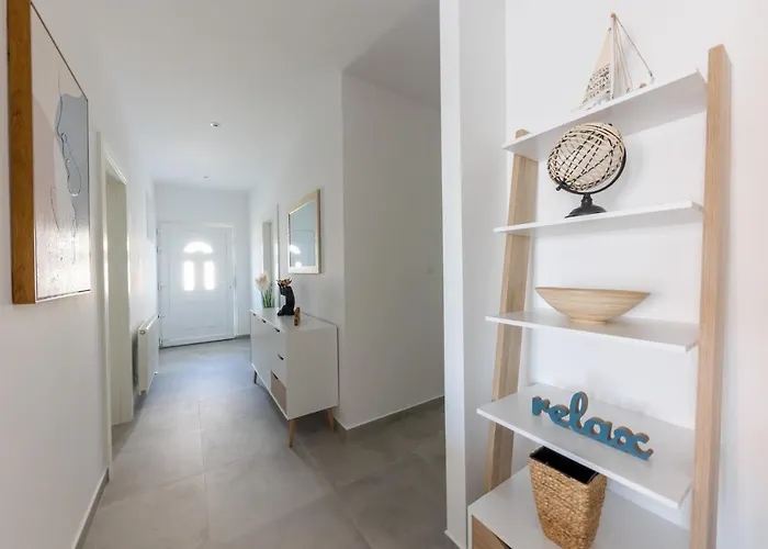 Sisters - Free Parking تروغير